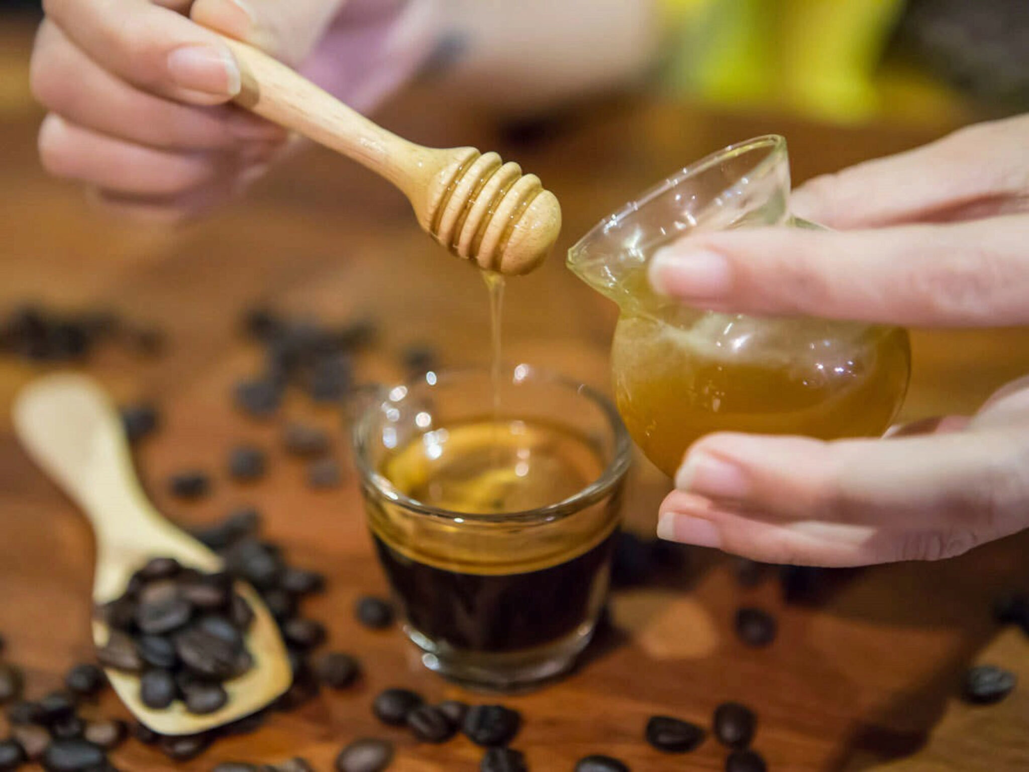 ¿Es La Miel Mejor Que El Azucar En El Cafe